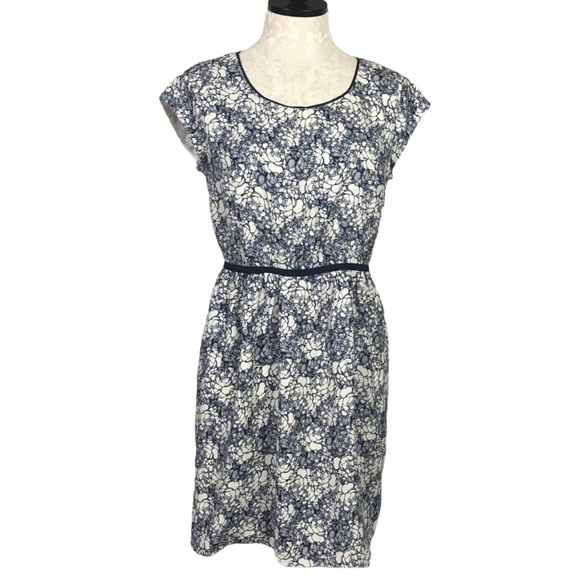 LOFT Dresses & Skirts - Ann Taylor LOFT Print Dress Petite